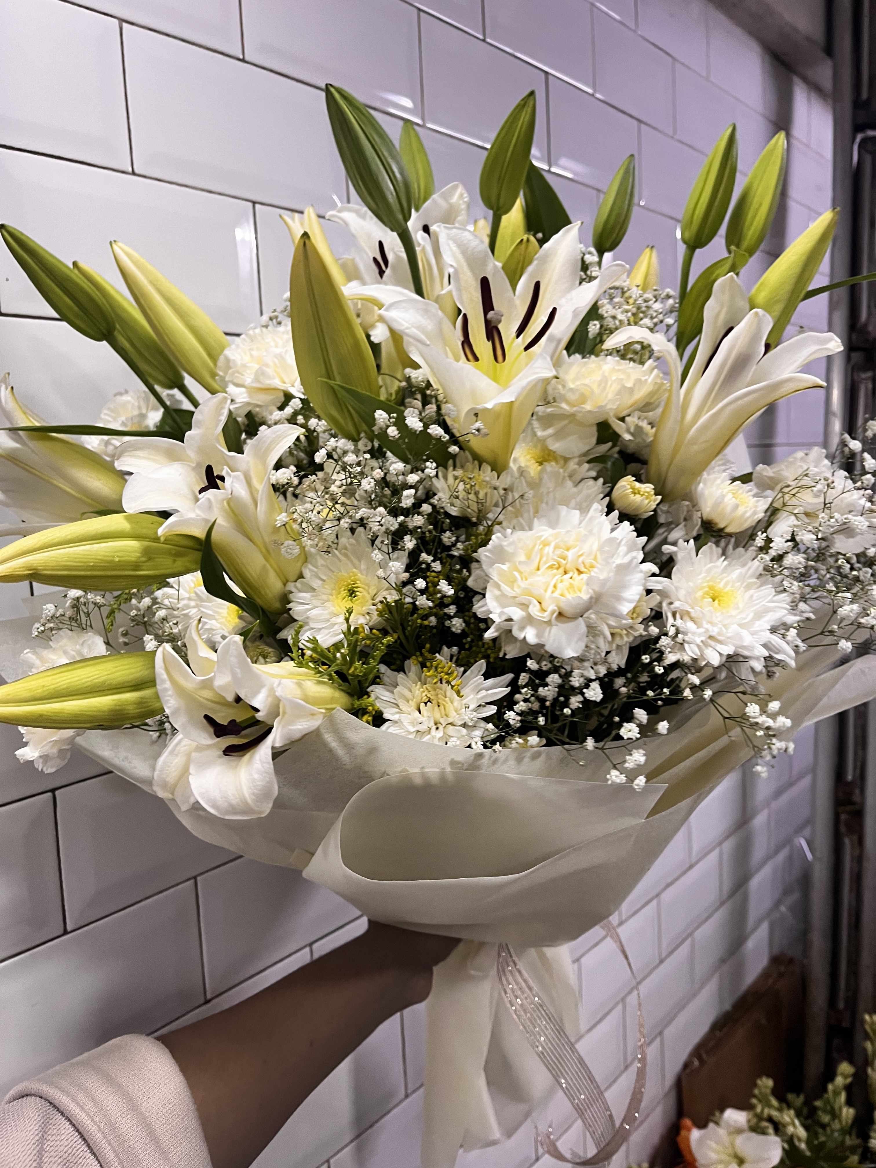 Classic white lily bouquet 